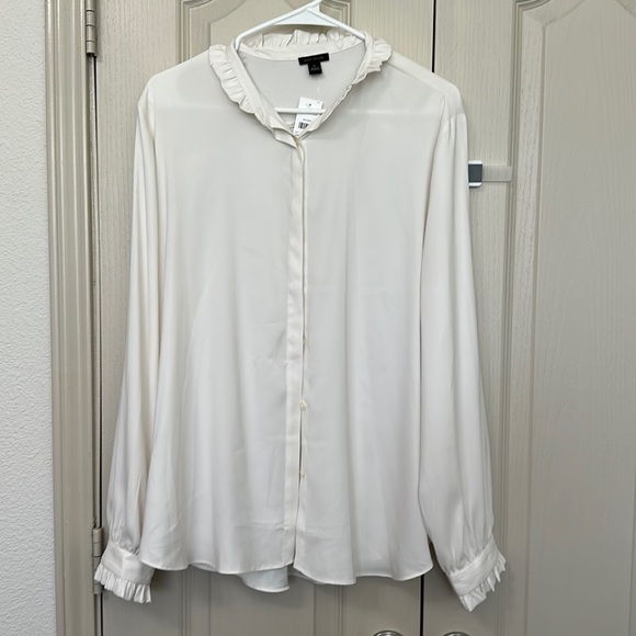 Ann Taylor silky cream long sleeve button down blouse - Picture 1 of 6